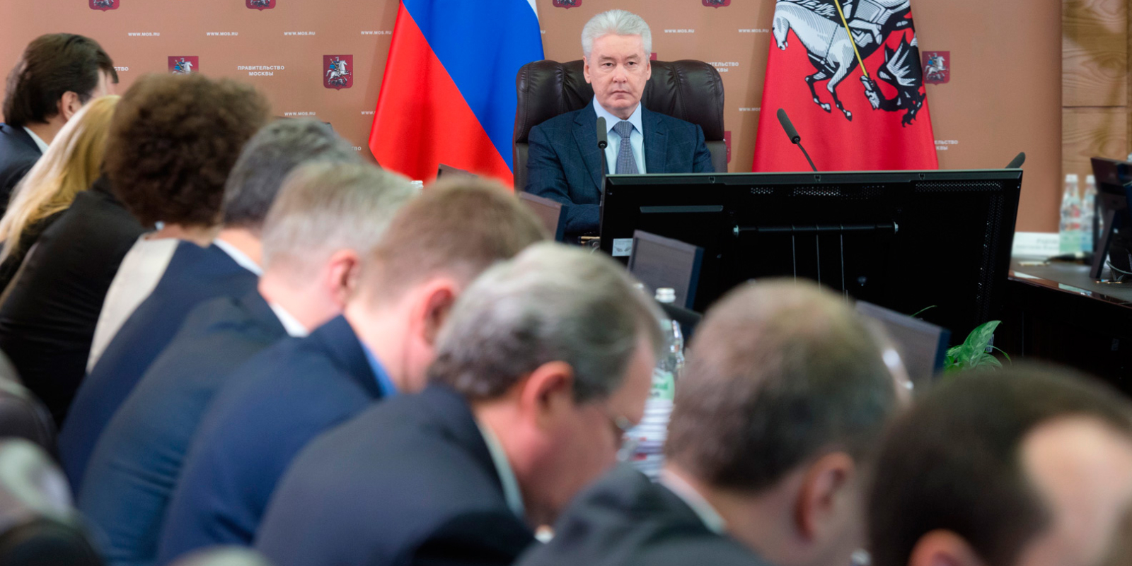 Мэр Москвы С.Собянин, решение о бесплатной парковке по выходным